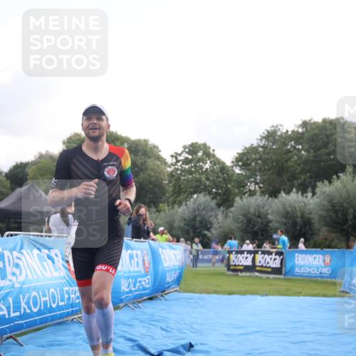 25.08.2024 - Elbe Triathlon Hamburg H.Heesch http://msf.ph/oto/6836696 25.08.2024 10:16:44 Ziel 40, 89 meine-sportfotos.de