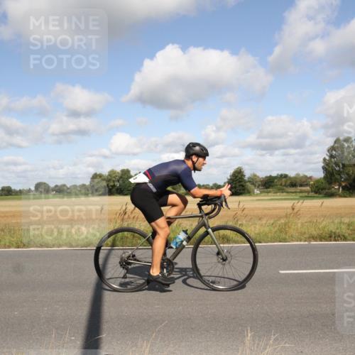 25.08.2024 - Elbe Triathlon Hamburg Fuchs,  Jonas http://msf.ph/oto/6836698 25.08.2024 10:34:22 Radfahren 610, 504, 640, 638, 755 meine-sportfotos.de