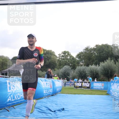 25.08.2024 - Elbe Triathlon Hamburg H.Heesch http://msf.ph/oto/6836713 25.08.2024 10:16:44 Ziel 40, 89 meine-sportfotos.de
