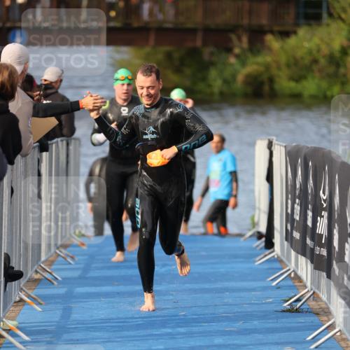 25.08.2024 - Elbe Triathlon Hamburg H.Heesch http://msf.ph/oto/6836718 25.08.2024 08:36:13 Schwimmen 43, 45, 46, 54, 72, 88, 98 meine-sportfotos.de