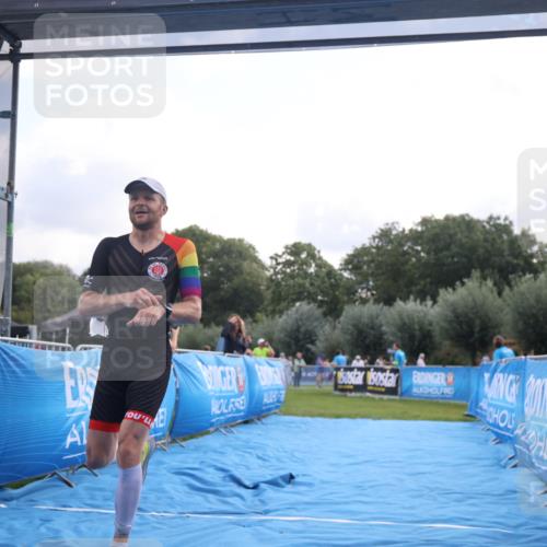25.08.2024 - Elbe Triathlon Hamburg H.Heesch http://msf.ph/oto/6836720 25.08.2024 10:16:44 Ziel 40, 89 meine-sportfotos.de