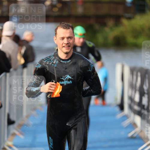 25.08.2024 - Elbe Triathlon Hamburg H.Heesch http://msf.ph/oto/6836747 25.08.2024 08:36:15 Schwimmen 43, 45, 46, 54, 88, 90, 98 meine-sportfotos.de