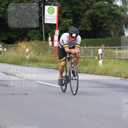 25.08.2024 - Elbe Triathlon Hamburg Fuchs,  Jonas http://msf.ph/oto/6836756 25.08.2024 08:46:27 Radfahren 59, 72, 63 meine-sportfotos.de