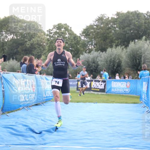 25.08.2024 - Elbe Triathlon Hamburg H.Heesch http://msf.ph/oto/6836767 25.08.2024 10:16:57 Ziel 74 meine-sportfotos.de