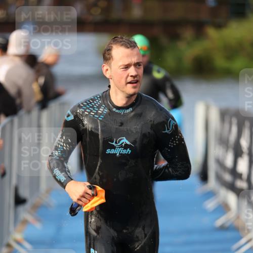 25.08.2024 - Elbe Triathlon Hamburg H.Heesch http://msf.ph/oto/6836773 25.08.2024 08:36:16 Schwimmen 43, 45, 46, 54, 88, 90, 98 meine-sportfotos.de