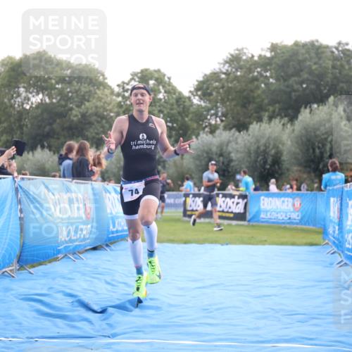 25.08.2024 - Elbe Triathlon Hamburg H.Heesch http://msf.ph/oto/6836781 25.08.2024 10:16:57 Ziel 74 meine-sportfotos.de