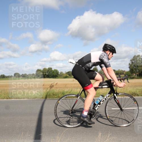 25.08.2024 - Elbe Triathlon Hamburg Fuchs,  Jonas http://msf.ph/oto/6836795 25.08.2024 10:35:06 Radfahren 580, 735 meine-sportfotos.de
