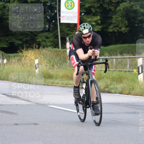 25.08.2024 - Elbe Triathlon Hamburg Fuchs,  Jonas http://msf.ph/oto/6836807 25.08.2024 08:46:30 Radfahren 59, 72, 63 meine-sportfotos.de