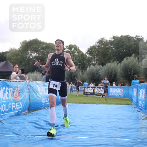 25.08.2024 - Elbe Triathlon Hamburg H.Heesch http://msf.ph/oto/6836811 25.08.2024 10:16:57 Ziel 74 meine-sportfotos.de