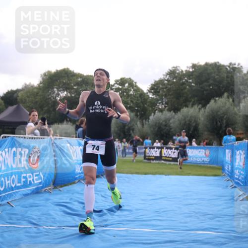 25.08.2024 - Elbe Triathlon Hamburg H.Heesch http://msf.ph/oto/6836815 25.08.2024 10:16:57 Ziel 74 meine-sportfotos.de