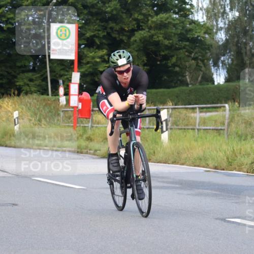 25.08.2024 - Elbe Triathlon Hamburg Fuchs,  Jonas http://msf.ph/oto/6836816 25.08.2024 08:46:30 Radfahren 59, 72, 63 meine-sportfotos.de