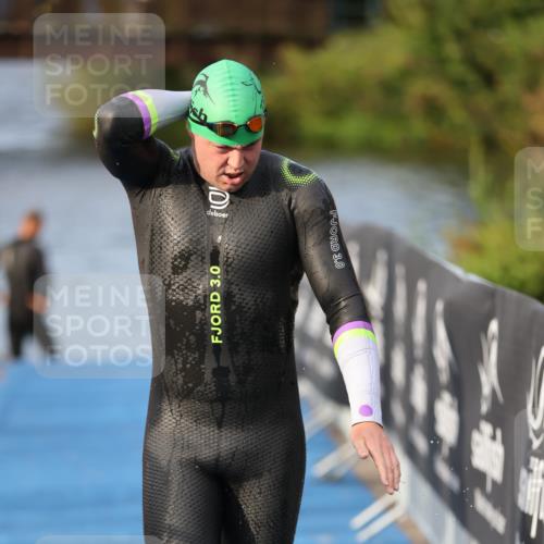 25.08.2024 - Elbe Triathlon Hamburg H.Heesch http://msf.ph/oto/6836818 25.08.2024 08:36:17 Schwimmen 43, 45, 46, 54, 88, 90, 98 meine-sportfotos.de