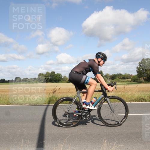 25.08.2024 - Elbe Triathlon Hamburg Fuchs,  Jonas http://msf.ph/oto/6836819 25.08.2024 10:35:28 Radfahren 557, 658, 583 meine-sportfotos.de