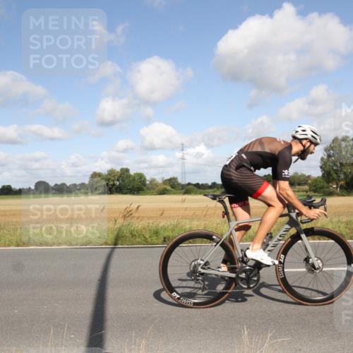 25.08.2024 - Elbe Triathlon Hamburg Fuchs,  Jonas http://msf.ph/oto/6836829 25.08.2024 10:35:45 Radfahren 659, 543, 1500 meine-sportfotos.de