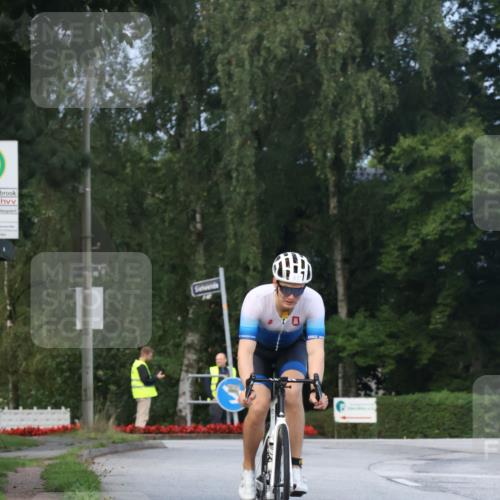 25.08.2024 - Elbe Triathlon Hamburg Fuchs,  Jonas http://msf.ph/oto/6836835 25.08.2024 08:47:01 Radfahren 67 meine-sportfotos.de