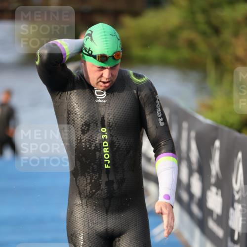 25.08.2024 - Elbe Triathlon Hamburg H.Heesch http://msf.ph/oto/6836845 25.08.2024 08:36:18 Schwimmen 43, 45, 46, 54, 88, 90 meine-sportfotos.de