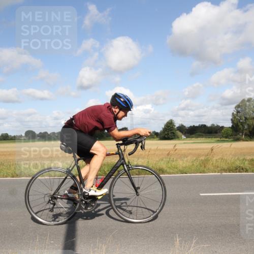 25.08.2024 - Elbe Triathlon Hamburg Fuchs,  Jonas http://msf.ph/oto/6836855 25.08.2024 10:36:00 Radfahren 544, 613, 456, 532 meine-sportfotos.de