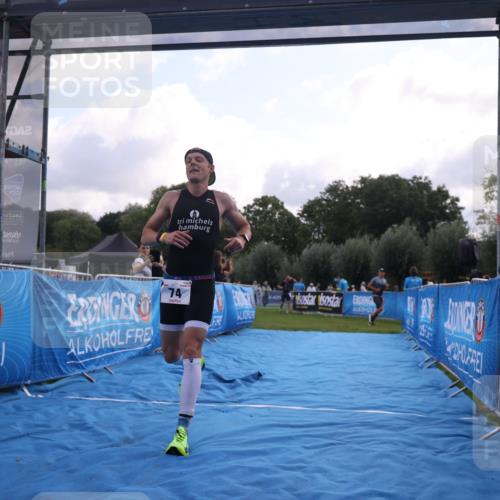25.08.2024 - Elbe Triathlon Hamburg H.Heesch http://msf.ph/oto/6836858 25.08.2024 10:16:58 Ziel 74 meine-sportfotos.de
