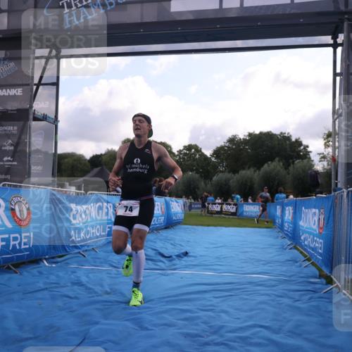 25.08.2024 - Elbe Triathlon Hamburg H.Heesch http://msf.ph/oto/6836869 25.08.2024 10:16:58 Ziel 74 meine-sportfotos.de