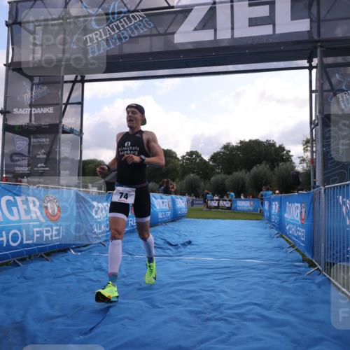 25.08.2024 - Elbe Triathlon Hamburg H.Heesch http://msf.ph/oto/6836887 25.08.2024 10:16:58 Ziel 74 meine-sportfotos.de