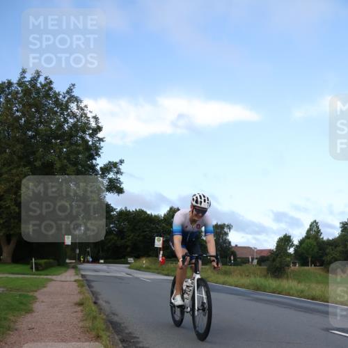 25.08.2024 - Elbe Triathlon Hamburg Fuchs,  Jonas http://msf.ph/oto/6836898 25.08.2024 08:47:03 Radfahren 67 meine-sportfotos.de