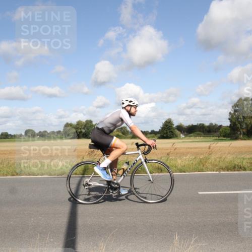 25.08.2024 - Elbe Triathlon Hamburg Fuchs,  Jonas http://msf.ph/oto/6836901 25.08.2024 10:36:29 Radfahren 607, 797, 714, 592 meine-sportfotos.de