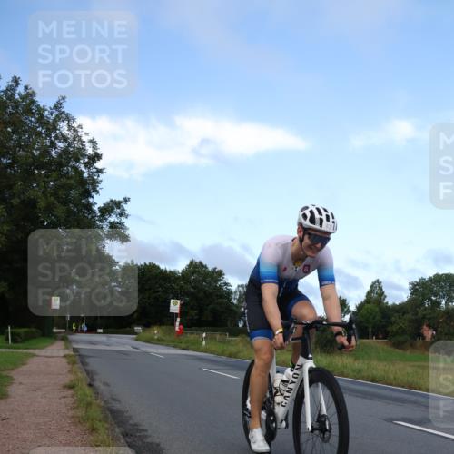 25.08.2024 - Elbe Triathlon Hamburg Fuchs,  Jonas http://msf.ph/oto/6836903 25.08.2024 08:47:03 Radfahren 67 meine-sportfotos.de