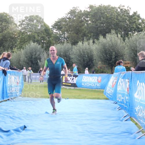 25.08.2024 - Elbe Triathlon Hamburg H.Heesch http://msf.ph/oto/6836905 25.08.2024 10:18:23 Ziel 42 meine-sportfotos.de