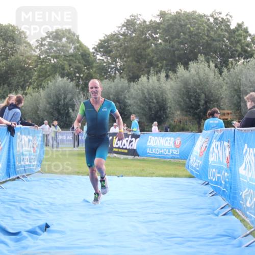 25.08.2024 - Elbe Triathlon Hamburg H.Heesch http://msf.ph/oto/6836910 25.08.2024 10:18:23 Ziel 42 meine-sportfotos.de