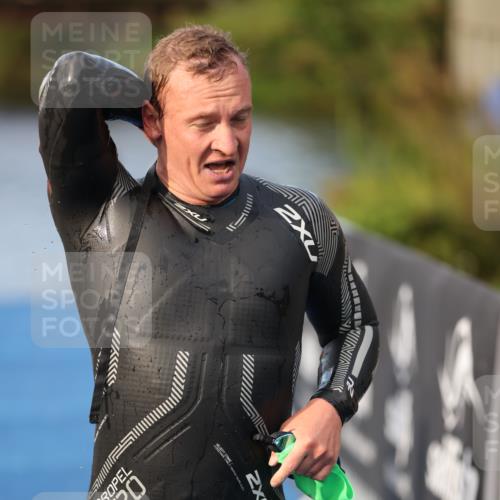 25.08.2024 - Elbe Triathlon Hamburg H.Heesch http://msf.ph/oto/6836932 25.08.2024 08:36:21 Schwimmen 43, 45, 46, 54, 88, 90 meine-sportfotos.de