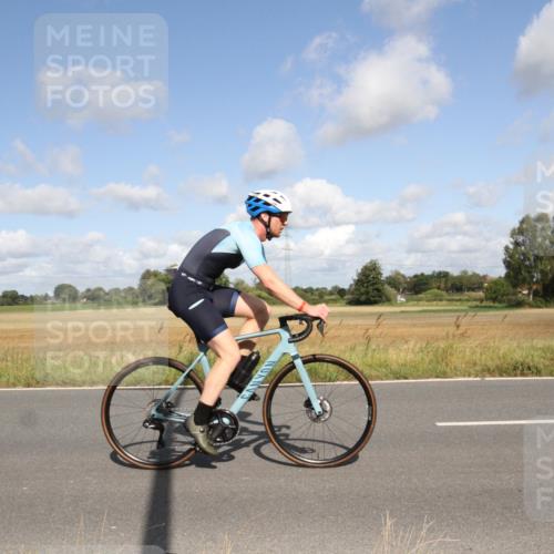 25.08.2024 - Elbe Triathlon Hamburg Fuchs,  Jonas http://msf.ph/oto/6836938 25.08.2024 10:37:01 Radfahren 483, 554, 584, 556, 622 meine-sportfotos.de