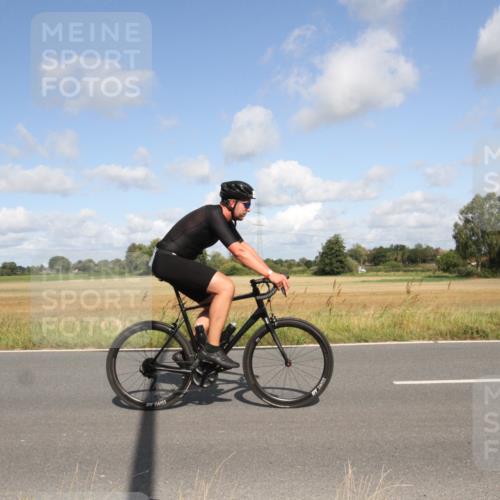 25.08.2024 - Elbe Triathlon Hamburg Fuchs,  Jonas http://msf.ph/oto/6836948 25.08.2024 10:37:04 Radfahren 554, 584, 556, 622, 617, 632 meine-sportfotos.de