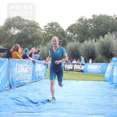 25.08.2024 - Elbe Triathlon Hamburg H.Heesch http://msf.ph/oto/6836951 25.08.2024 10:18:23 Ziel 42 meine-sportfotos.de