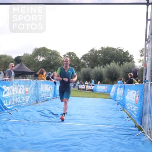 25.08.2024 - Elbe Triathlon Hamburg H.Heesch http://msf.ph/oto/6836986 25.08.2024 10:18:24 Ziel 42 meine-sportfotos.de