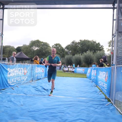 25.08.2024 - Elbe Triathlon Hamburg H.Heesch http://msf.ph/oto/6836989 25.08.2024 10:18:24 Ziel 42 meine-sportfotos.de