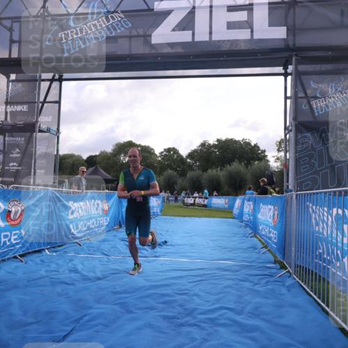 25.08.2024 - Elbe Triathlon Hamburg H.Heesch http://msf.ph/oto/6837031 25.08.2024 10:18:24 Ziel 42 meine-sportfotos.de