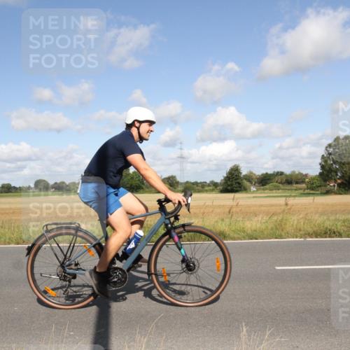 25.08.2024 - Elbe Triathlon Hamburg Fuchs,  Jonas http://msf.ph/oto/6837035 25.08.2024 10:37:46 Radfahren 540, 537, 712, 646, 560 meine-sportfotos.de