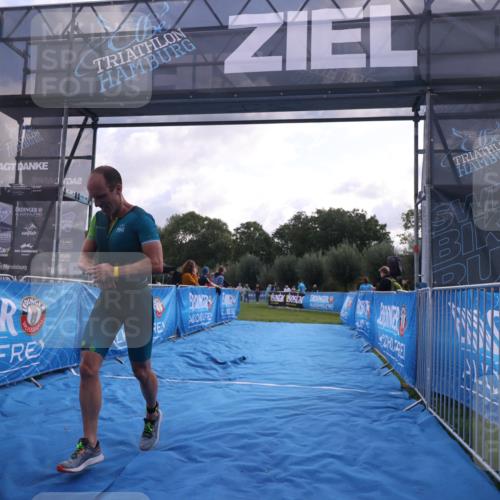 25.08.2024 - Elbe Triathlon Hamburg H.Heesch http://msf.ph/oto/6837051 25.08.2024 10:18:25 Ziel 42 meine-sportfotos.de