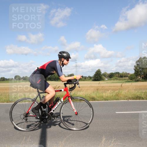 25.08.2024 - Elbe Triathlon Hamburg Fuchs,  Jonas http://msf.ph/oto/6837053 25.08.2024 10:37:57 Radfahren 560, 760, 462, 520, 687, 631 meine-sportfotos.de