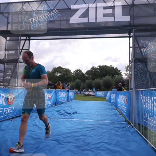 25.08.2024 - Elbe Triathlon Hamburg H.Heesch http://msf.ph/oto/6837055 25.08.2024 10:18:25 Ziel 42 meine-sportfotos.de