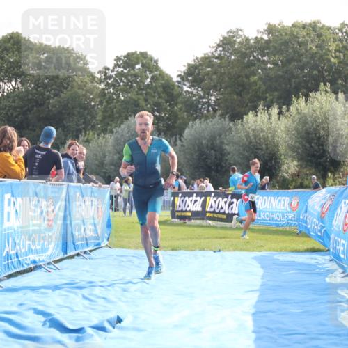 25.08.2024 - Elbe Triathlon Hamburg H.Heesch http://msf.ph/oto/6837072 25.08.2024 10:18:36 Ziel 45 meine-sportfotos.de