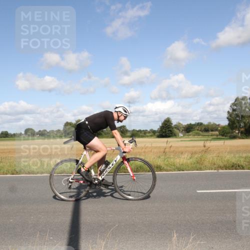 25.08.2024 - Elbe Triathlon Hamburg Fuchs,  Jonas http://msf.ph/oto/6837084 25.08.2024 10:38:17 Radfahren 620, 468, 793, 471 meine-sportfotos.de