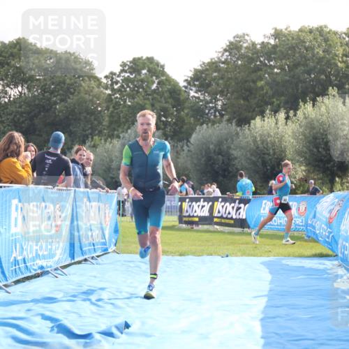 25.08.2024 - Elbe Triathlon Hamburg H.Heesch http://msf.ph/oto/6837087 25.08.2024 10:18:36 Ziel 45 meine-sportfotos.de