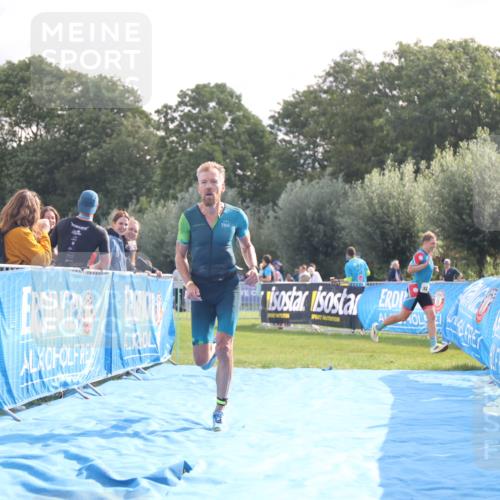 25.08.2024 - Elbe Triathlon Hamburg H.Heesch http://msf.ph/oto/6837092 25.08.2024 10:18:36 Ziel 45 meine-sportfotos.de