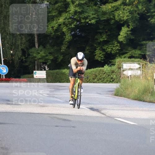 25.08.2024 - Elbe Triathlon Hamburg Fuchs,  Jonas http://msf.ph/oto/6837094 25.08.2024 08:48:21 Radfahren 101 meine-sportfotos.de