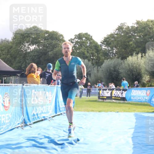 25.08.2024 - Elbe Triathlon Hamburg H.Heesch http://msf.ph/oto/6837107 25.08.2024 10:18:37 Ziel 45 meine-sportfotos.de