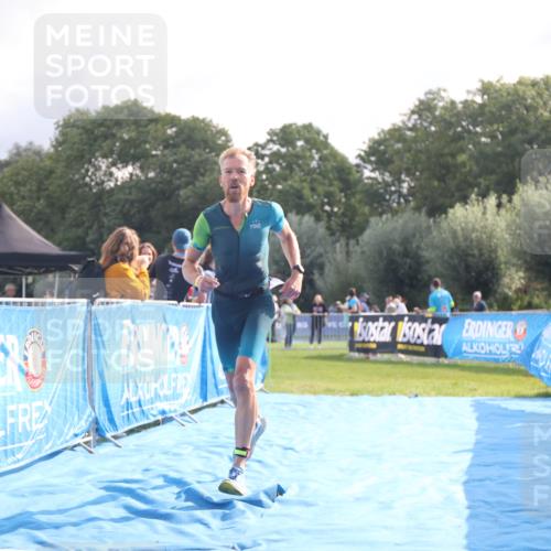 25.08.2024 - Elbe Triathlon Hamburg H.Heesch http://msf.ph/oto/6837112 25.08.2024 10:18:37 Ziel 45 meine-sportfotos.de