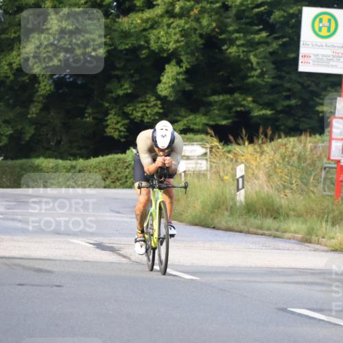25.08.2024 - Elbe Triathlon Hamburg Fuchs,  Jonas http://msf.ph/oto/6837119 25.08.2024 08:48:22 Radfahren 101 meine-sportfotos.de
