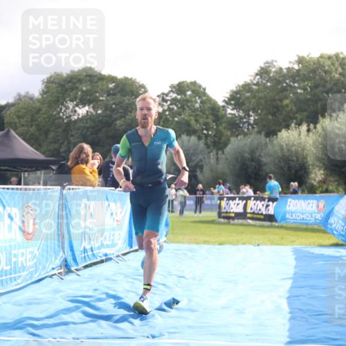 25.08.2024 - Elbe Triathlon Hamburg H.Heesch http://msf.ph/oto/6837120 25.08.2024 10:18:37 Ziel 45 meine-sportfotos.de