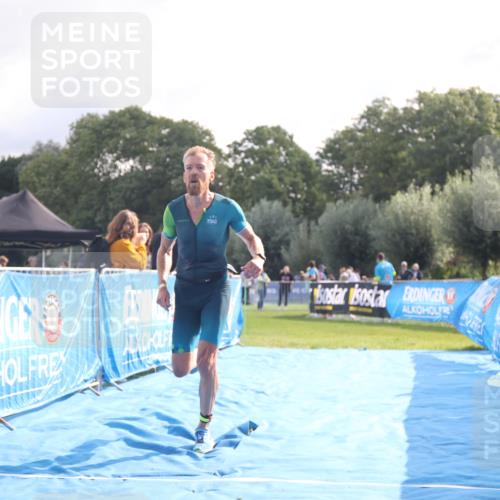 25.08.2024 - Elbe Triathlon Hamburg H.Heesch http://msf.ph/oto/6837128 25.08.2024 10:18:37 Ziel 45 meine-sportfotos.de